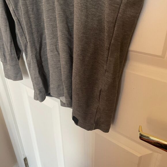 Uniqlo Mens HeatTech Long Sleeve Thermal Shirt Small Layers Outdoors Neutral - Picture 5 of 8